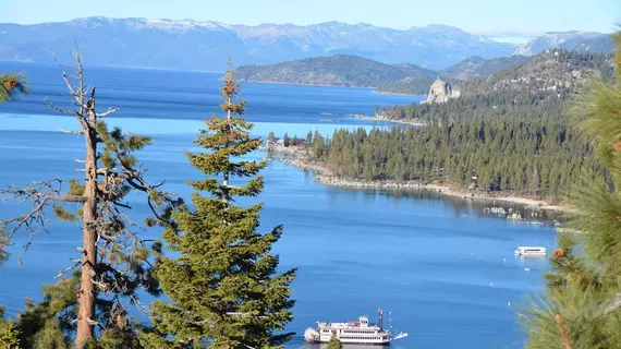 Where Eagles Fly Bed & Breakfast | Kaliforniya - Lake Tahoe (ve civarı) - Zephyr Cove