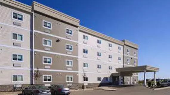 Suburban Extended Stay Hotel | Saskatchewan - Kindersley