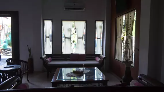 Hotel Mawar Asri | Yogyakarta Özel Bölgesi - Yogyakarta (ve civarı) - Yogyakarta - Kraton - Merkez Yogyakarta