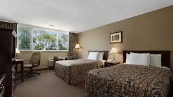 Travelodge Richmond Hill | Ontario - Toronto (ve civarı) - Richmond Hill