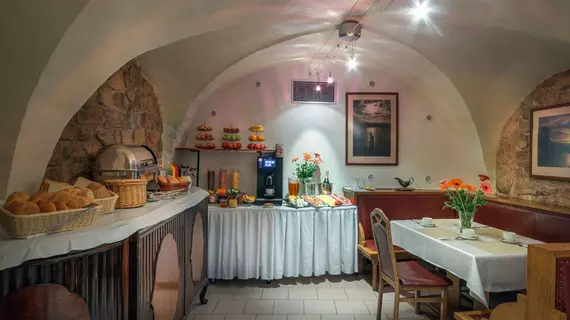 Red Lion Hotel | Prag - Městská čast Praha 1 (en büyük Prag ilçesi) - Hradcany Kalesi Bölgesi