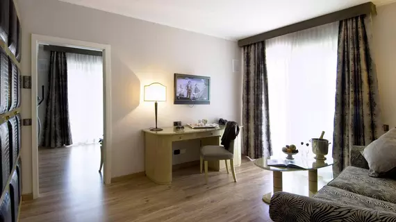 Parc Hotel Flora | Trentino-Alto Adige - Trento İli - Riva del Garda