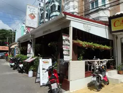 Karon Cafe Inn | Phuket (ve civarı) - Thalang