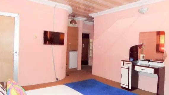 Dalian Guest House | Lagos (ve civarı) - Lagos - Onigbongbo - Ikeja