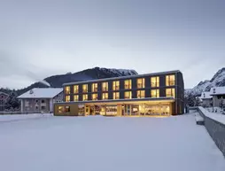 Bever Lodge | Maloja District - Graubuenden - Bever