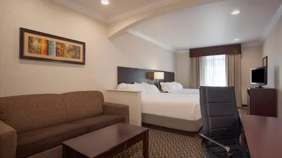 Holiday Inn Express and Suites Davis University Area | Kaliforniya - Sacramento (ve civarı) - Davis