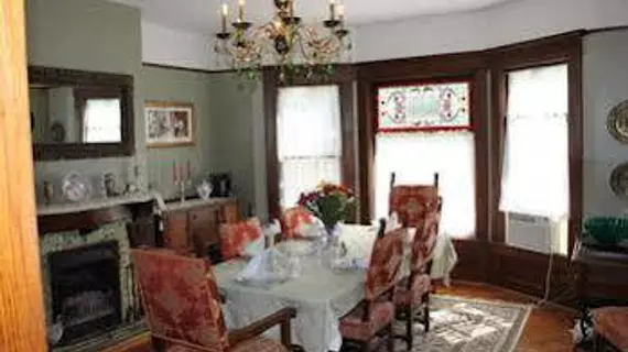 Green Oaks Bed and Breakfast | Ontario - Niagara Regional Belediyesi - Niagara Şelalesi (ve civarı), Kanada - Niagara-on-the-Lake