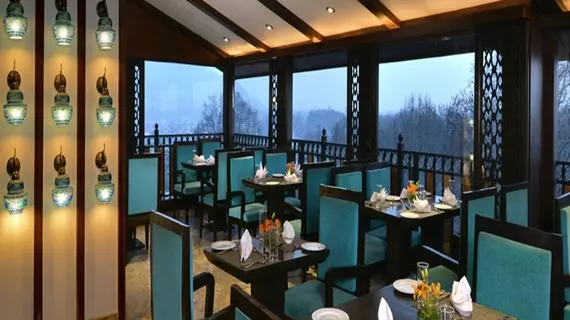 RK Sarovar Portico | Cammu ve Keşmir - Srinagar (ve civarı) - Srinagar