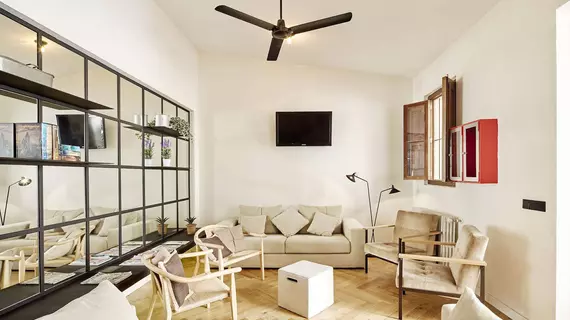 Fleming Hostel | Balearic Adaları - Mayorka Adası - Palma de Mallorca