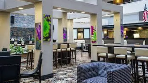 Ramada by Wyndham Southfield | Michigan - Detroit (ve civarı) - Southfield