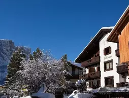 Garni Settsass | Trentino-Alto Adige - Güney Tirol (il) - Corvara in Badia