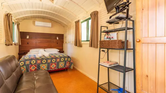 Dunsborough Rail Carriages & Farm Cottages | Batı Avustralya - Quindalup