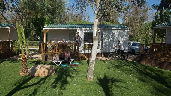 Camping Ampolla Playa | Katalonya - Baix Ebre - L'Ampolla