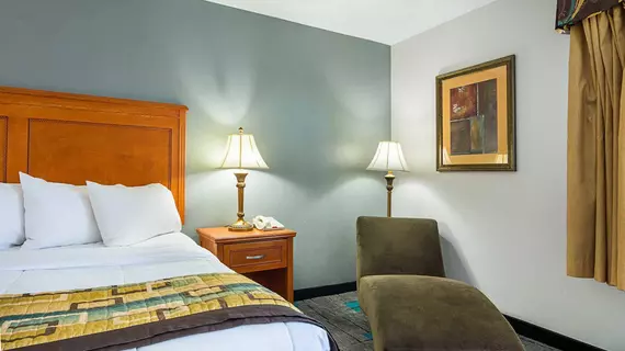 Quality Inn and Suites Chattanooga | Tennessee - Chattanooga (ve civarı) - Chattanooga - Tiftonia