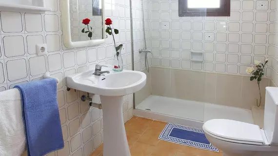 Apartamentos Sandic | Balearic Adaları - İbiza Adası - Santa Eulalia del Rio - Es Canar