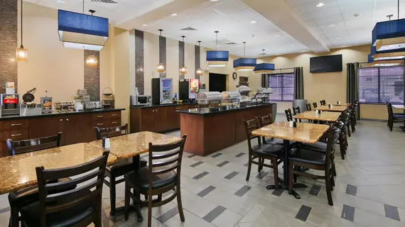 Best Western Plus Williston Hotel & Suites | Kuzey Dakota - Williston