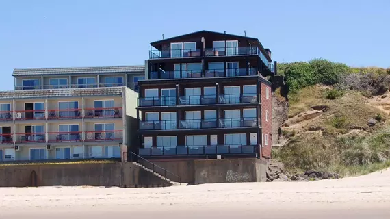 Beachfront Manor Hotel | Oregon - Oregon Coast - Lincoln City