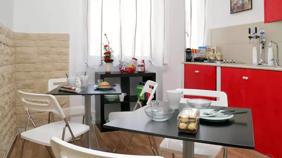 Lucky Holiday Apartments | Lazio - Roma (ve civarı) - Roma Kent Merkezi - Esquilino