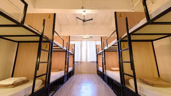 Warm White Hostel | Bangkok - Talat Yot