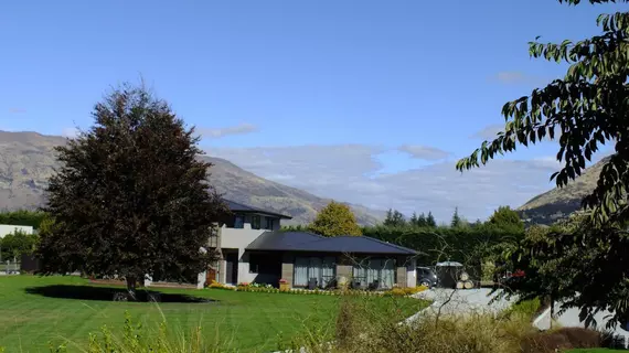 Copper Beech Wanaka Luxury B and B | Otago - Wanaka