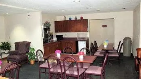 Cumberland Inn and Suites | Wisconsin - Rice Lake (ve civarı) - Cumberland