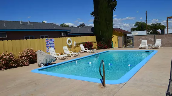 Budget Inn | Kaliforniya - San Luis Obispo (ve civarı) - Paso Robles