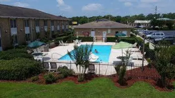 America's Best Inn & Suites | Alabama - Gulf Shores (ve civarı) - Foley