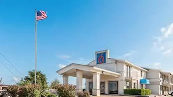 Motel 6 Dallas DeSoto Lancaster | Teksas - Dallas (ve civarı) - Lancaster