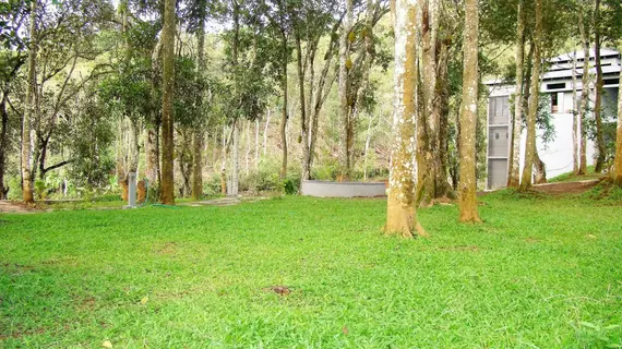 The Mountain Courtyard Thekady | Kerala - Idukki Bölgesi - Pirmed