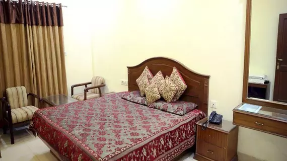 Hotel Le Golden | Pencap - Amritsar