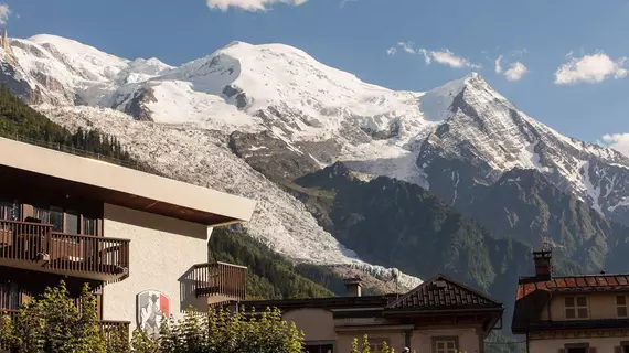 Pointe Isabelle | Auvergne-Rhone-Alpes - Haute-Savoie (bölge) - Chamonix-Mont-Blanc - Chamonix Kent Merkezi