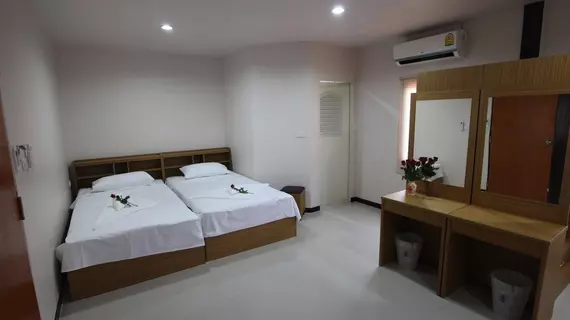 B Place Guesthouse | Krabi İli - Ko Phi Phi