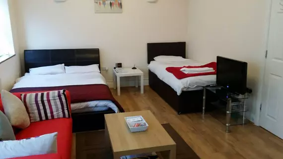 The Quarters Serviced Apartments | Londra (ve civarı) - Hounslow - Cranford