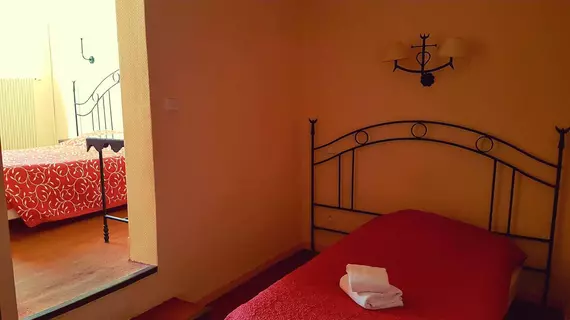 Hostellerie De La Source | Provence - Alpes - Cote d'Azur - Bouches-du-Rhone (bölge) - Arles (ve civarı) - Arles