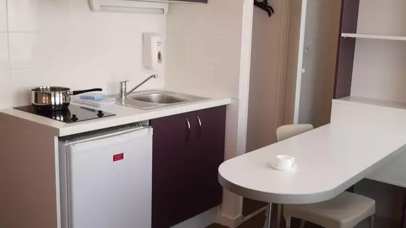 Montempô apparthotel Lyon | Auvergne-Rhone-Alpes - Rhone (bölge) - Lyon (ve çevresi) - Venissieux