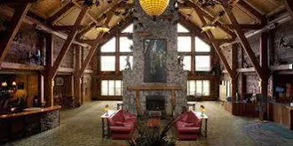 Hope Lake Lodge & Indoor Waterpark