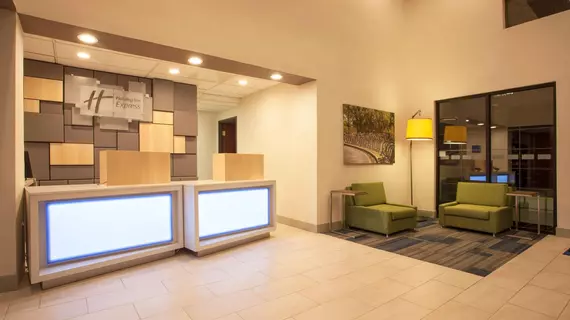 Holiday Inn Express and Suites Davis University Area | Kaliforniya - Sacramento (ve civarı) - Davis