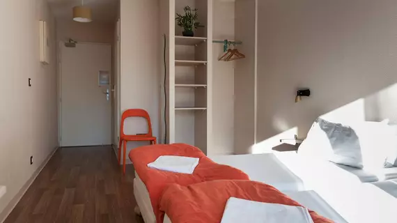 Otellia - Hostel | Nouvelle-Aquitaine - Gironde (bölge) - Bordeaux (ve civarı) - Blanquefort