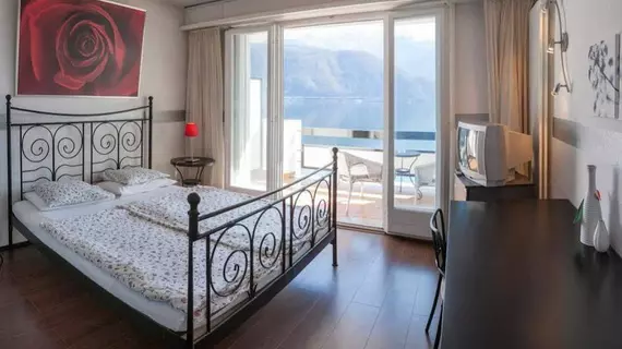 Hotel Garni Battello | Ticino Kantonu - Melide