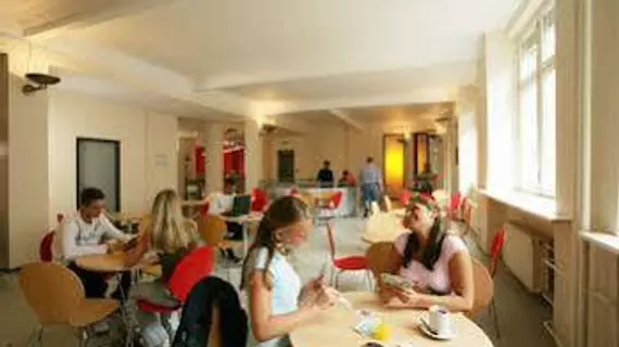 All In Hostel Berlin | Berlin (ve civarı) - Friedrichshain-Kreuzberg - Friedrichshain