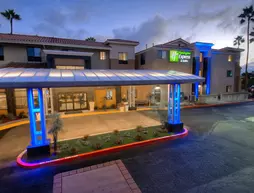 Holiday Inn Express Hotel & Suites Carlsbad Beach | Kaliforniya - San Diego County - San Diego Sahili