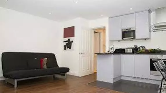 Comeragh Road Apartment | Londra (ve civarı) - Batı Londra