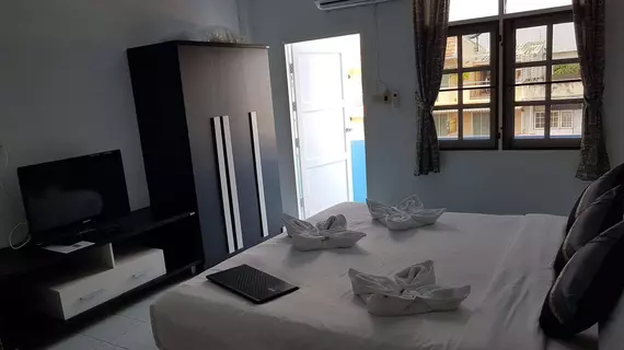 Chaam Guesthouse | Prachuap Khiri Khan (ili) - Hua Hin (ve civarı) - Cha-am