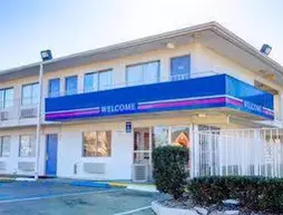 Motel 6 Murfreesboro | Tennessee - Nashville-Davidson - Nashville (ve civarı) - Murfreesboro