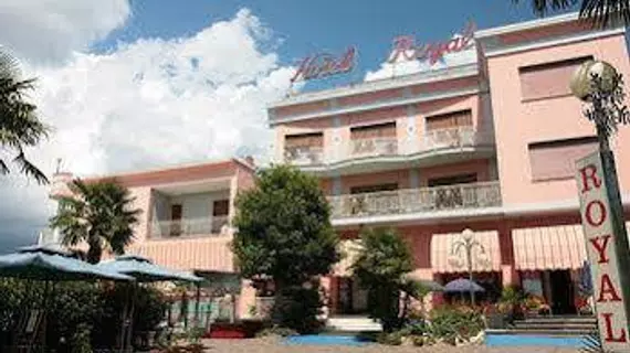 Hotel Royal | Piedmont - Biella (il) - Viverone