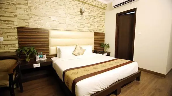 Hotel Rousha Inn | Batı Delhi - Ulusal Eyalet Başkenti Delhi - Delhi (ve civarı) - Noida