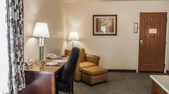 Comfort Inn & Suites Lancaster | Kaliforniya - Los Angeles County - Lancaster (ve civarı)