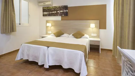 Hostal Adelino | Balearic Adaları - İbiza Adası - Sant Antoni de Portmany