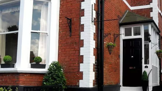 Powys Lodge - Guest House | Kuzey Yorkshire (kontluk) - Scarborough