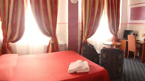 Hotel Cavour Resort | Piedmont - Turin (ve civarı) - Moncalieri